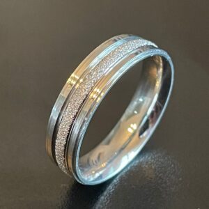 silver man's wedding ring